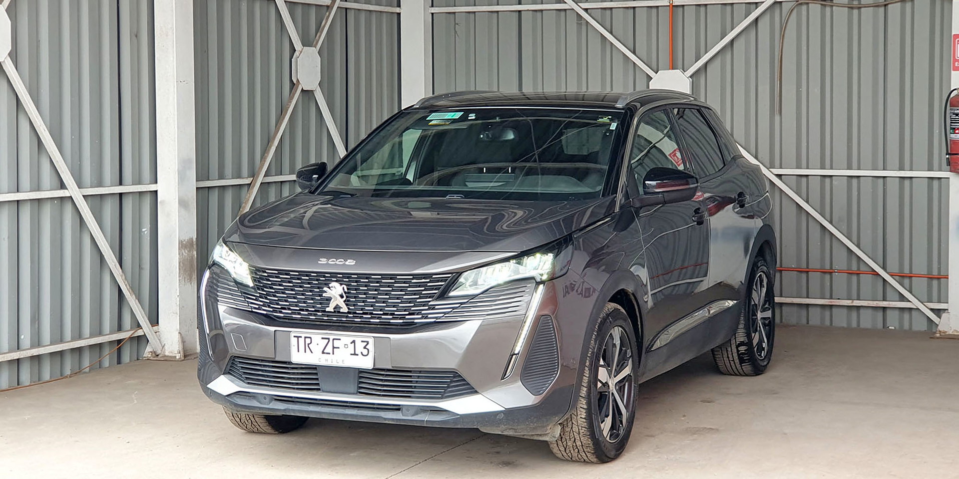 PEUGEOT 3008