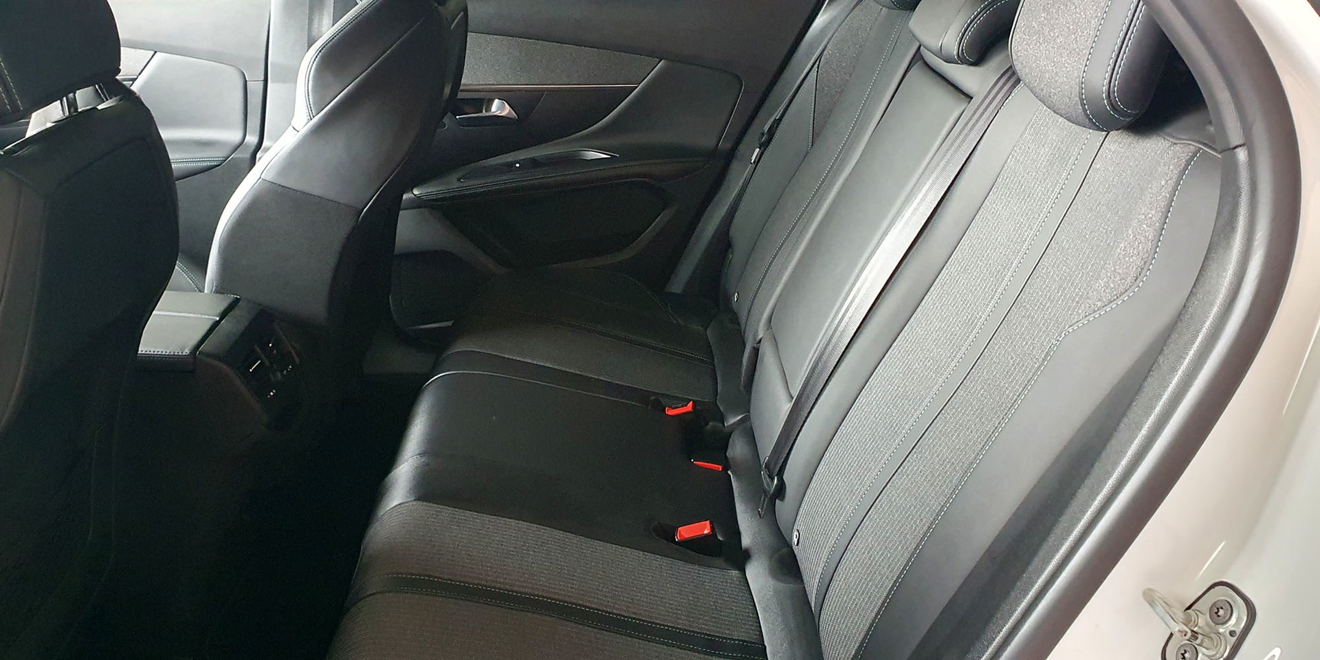 PEUGEOT 3008 - Imagen 23