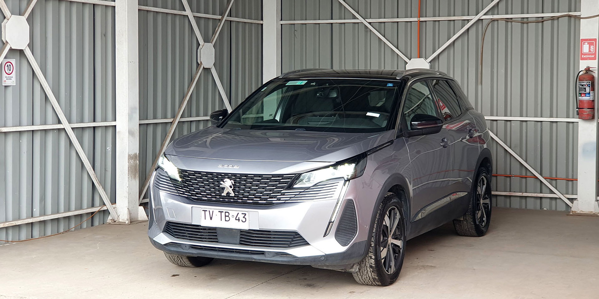 PEUGEOT 3008