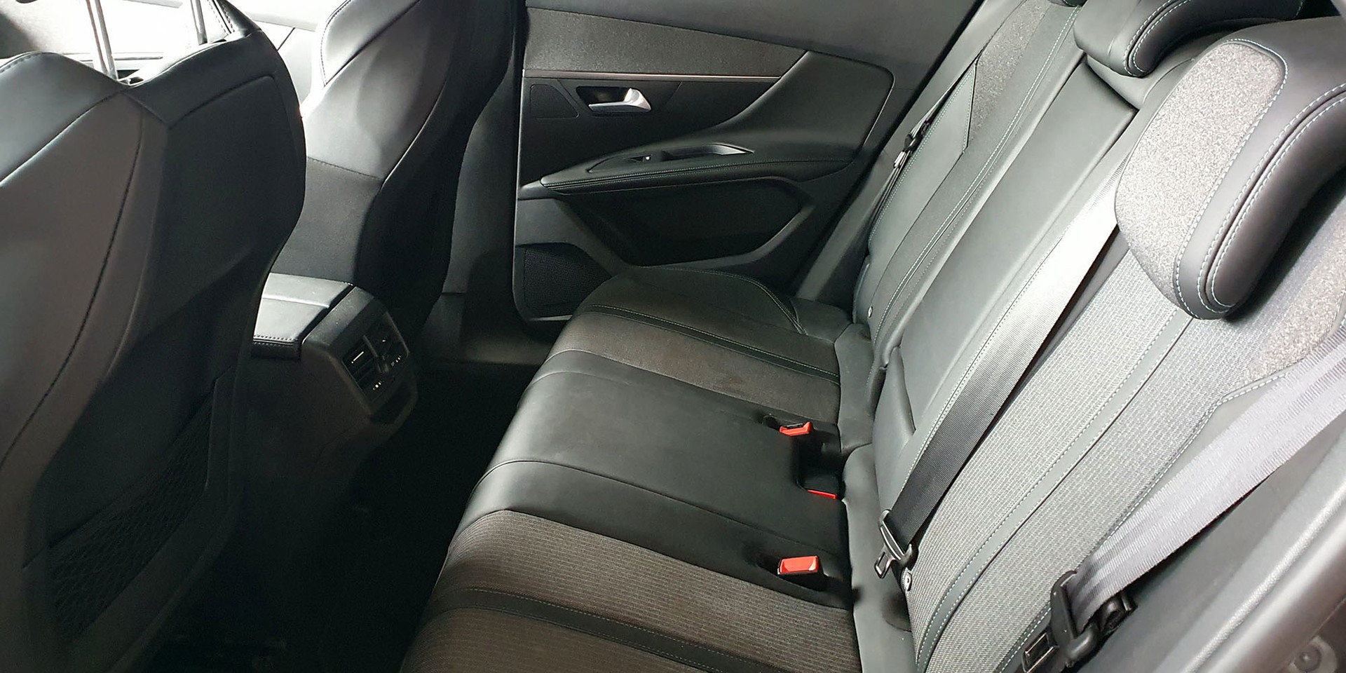 PEUGEOT 3008 - Imagen 23