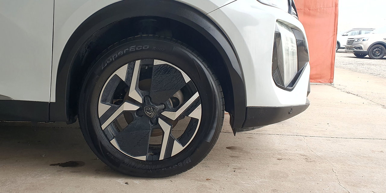 PEUGEOT 2008 - Imagen 15