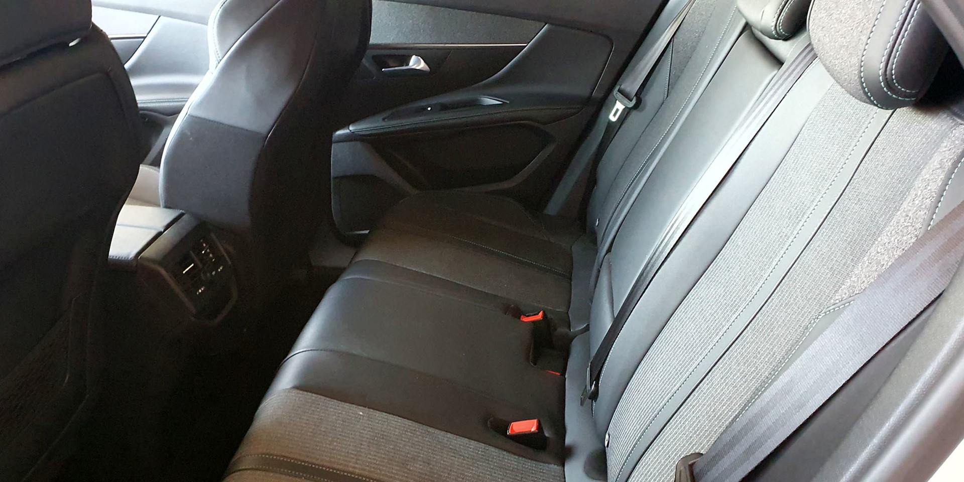 PEUGEOT 3008 - Imagen 24