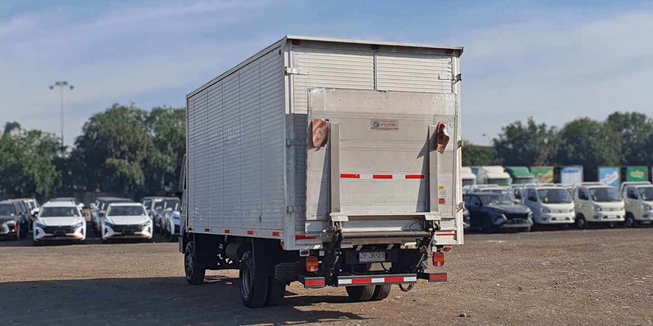 FORD CARGO + BATERÍA NUEVA - Imagen 5