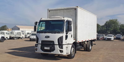 FORD CARGO + 2 BATERÍAS NUEVAS