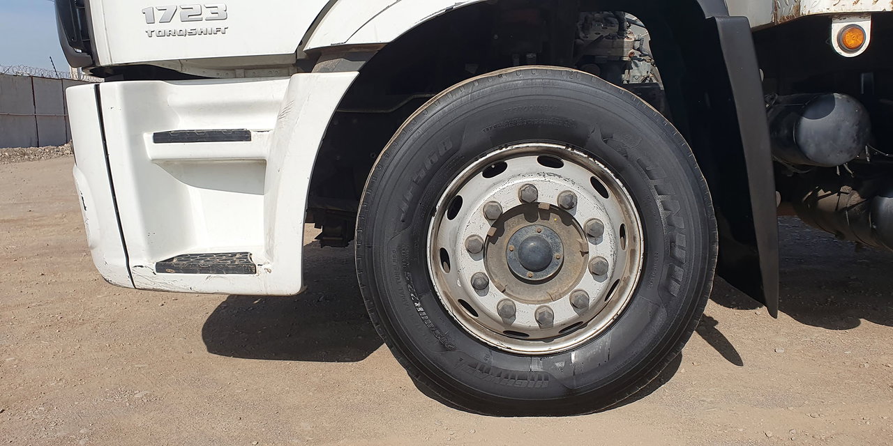 FORD CARGO + 2 BATERÍAS NUEVAS - Imagen 12