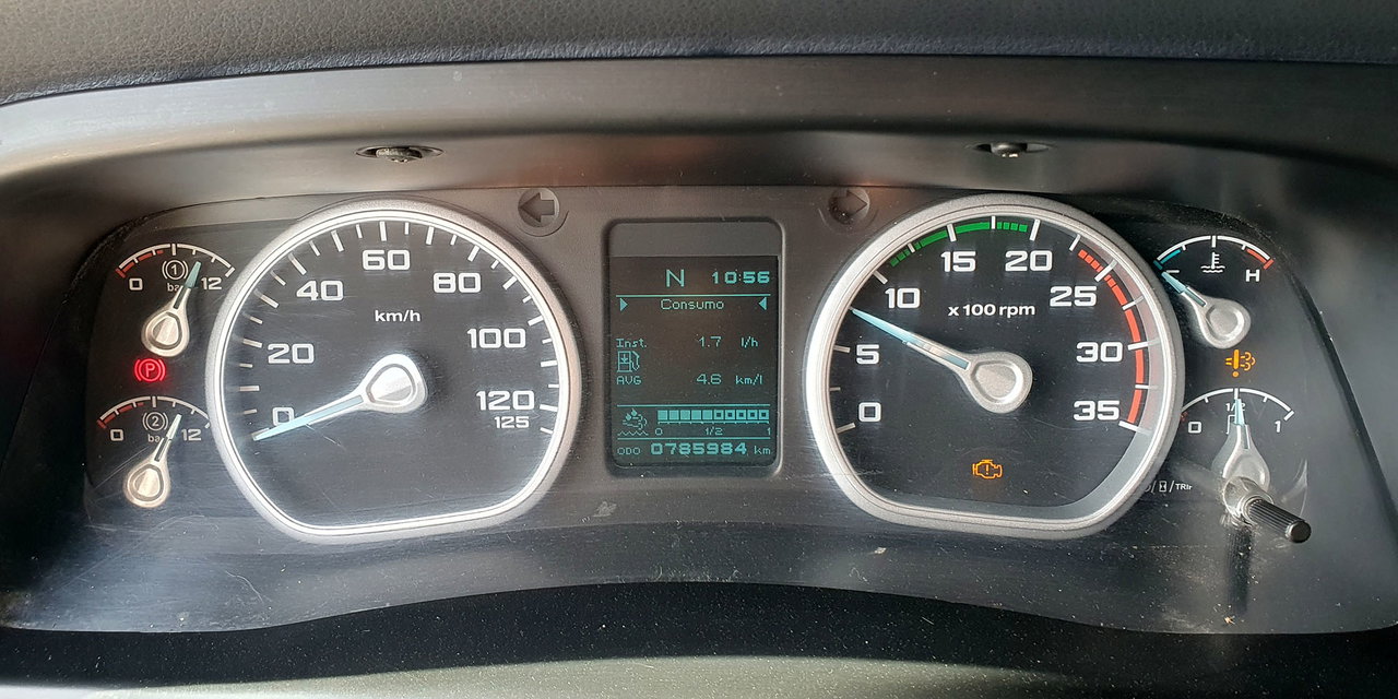FORD CARGO + 2 BATERÍAS NUEVAS - Imagen 17