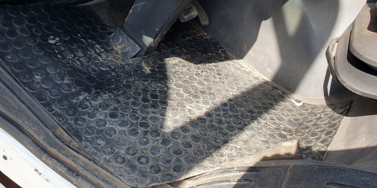FORD CARGO + 2 BATERÍAS NUEVAS - Imagen 21
