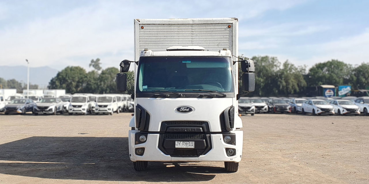 FORD CARGO + 2 BATERÍAS NUEVAS - Imagen 6
