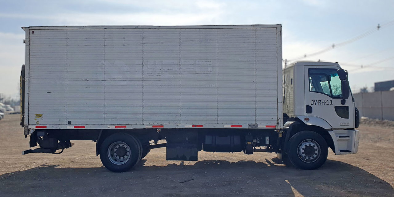 FORD CARGO + 2 BATERÍAS NUEVAS - Imagen 8