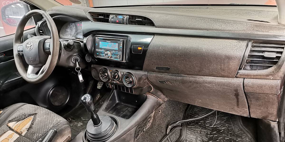 TOYOTA HI LUX D CAB 2.4 - Imagen 33