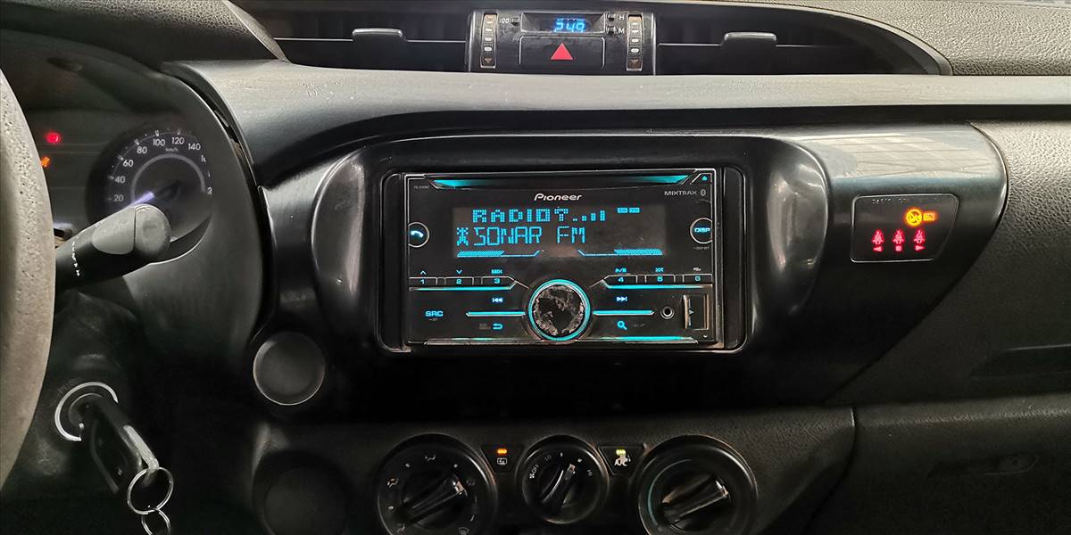TOYOTA HI LUX D CAB 2.4 - Imagen 35