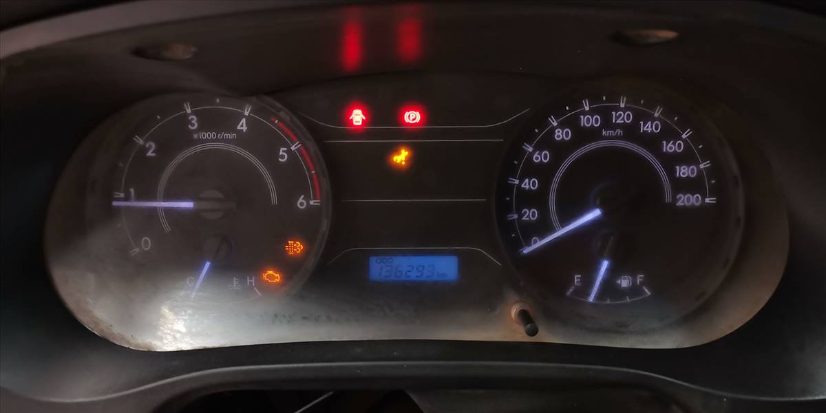 TOYOTA HI LUX D CAB 2.4 - Imagen 37