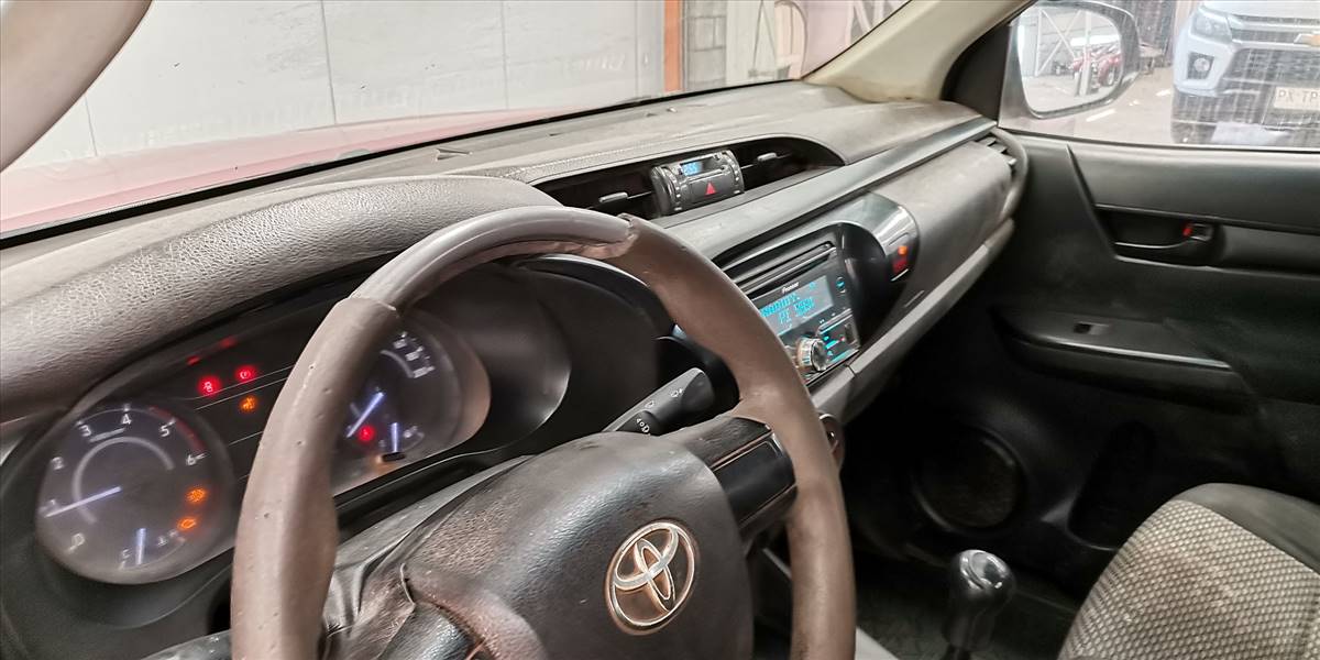 TOYOTA HI LUX D CAB 2.4 - Imagen 106