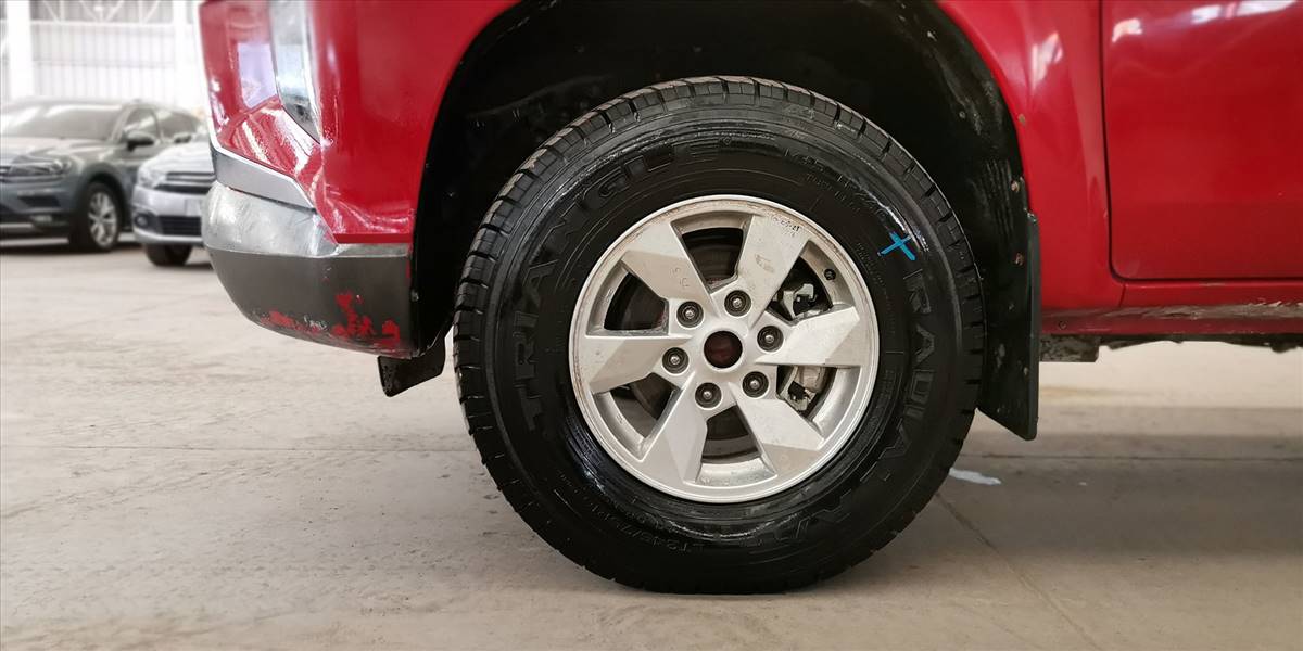 MITSUBISHI L200 KATANA CRT 4X4 2.4 - Imagen 90