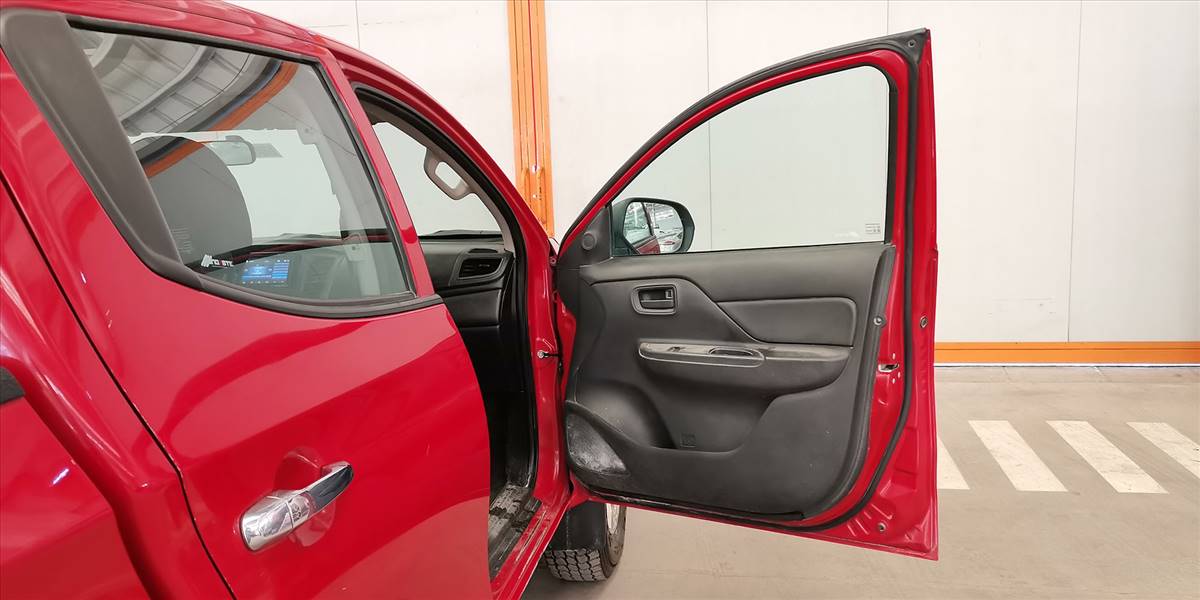 MITSUBISHI L200 KATANA CRT 4X4 2.4 - Imagen 148