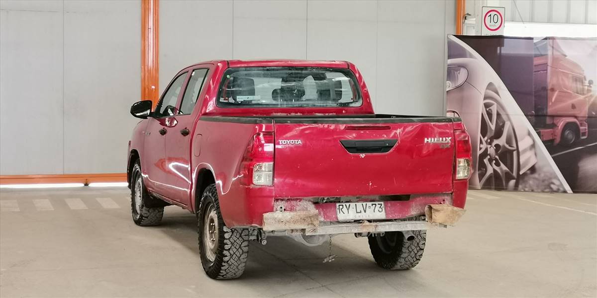TOYOTA HILUX PICKUP 4P 4X4 2.4 - Imagen 9