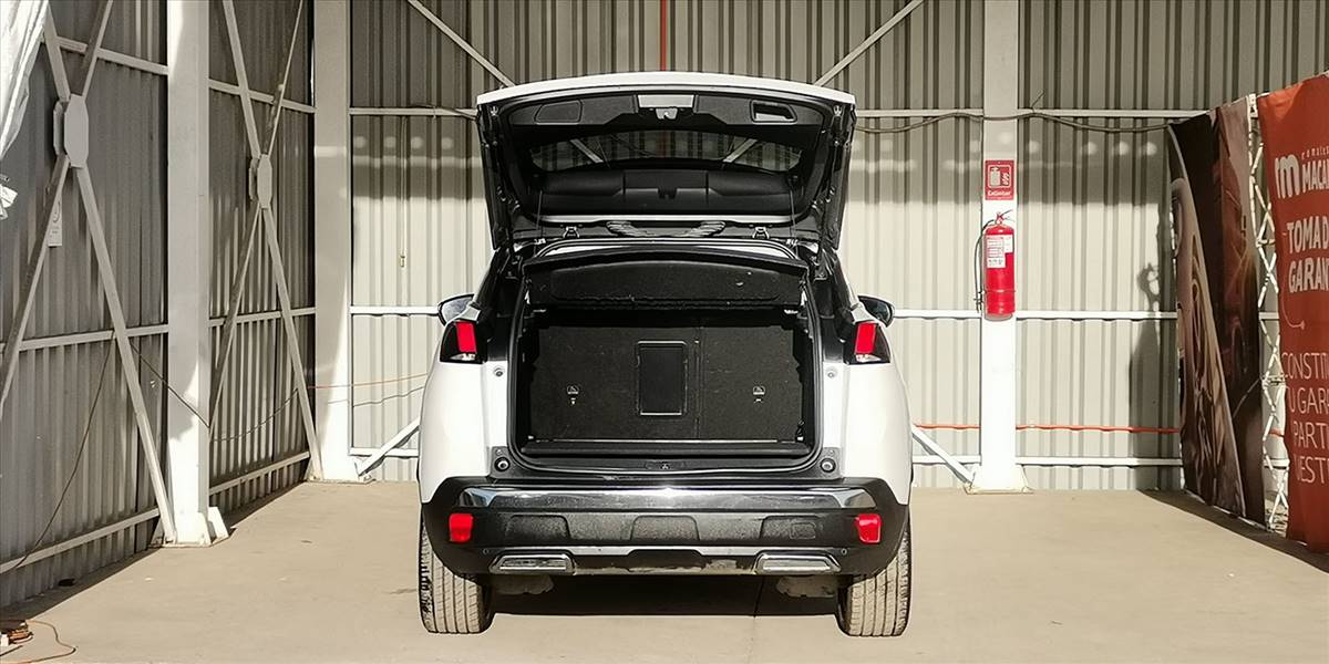 PEUGEOT 3008 ALLURE 1.6 AT - Imagen 37