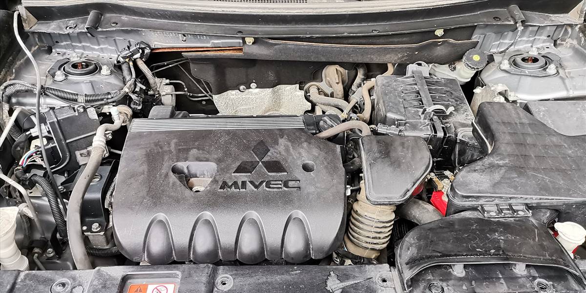 MITSUBISHI OUTLANDER 2.0 AUT - Imagen 32
