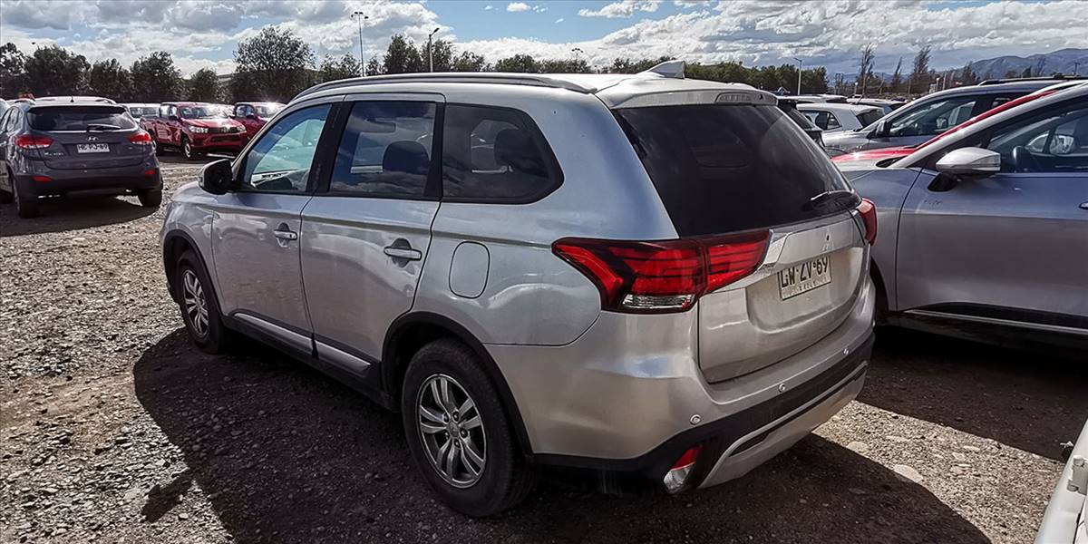 MITSUBISHI OUTLANDER 2.0 AUT - Imagen 9