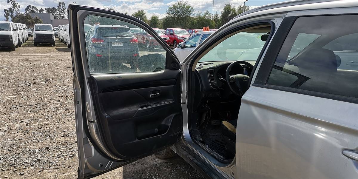 MITSUBISHI OUTLANDER 2.0 AUT - Imagen 44