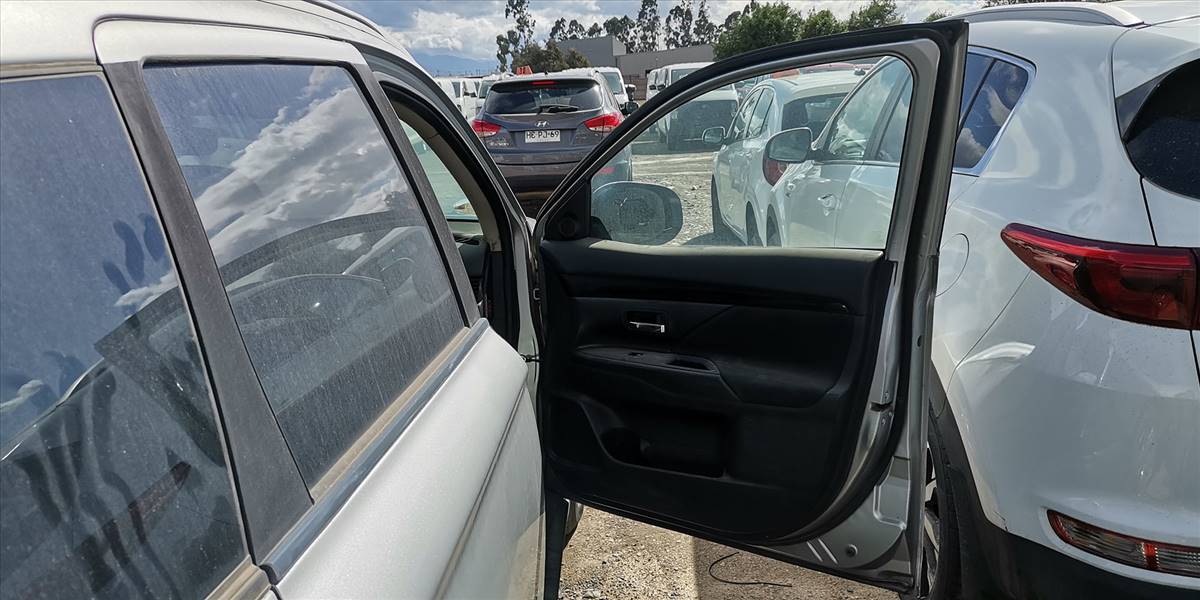 MITSUBISHI OUTLANDER 2.0 AUT - Imagen 45