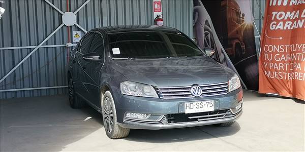 VOLKSWAGEN PASSAT LUXURY 2.0 AUT - Imagen 2