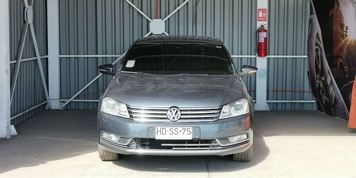 VOLKSWAGEN PASSAT LUXURY 2.0 AUT - Imagen 9