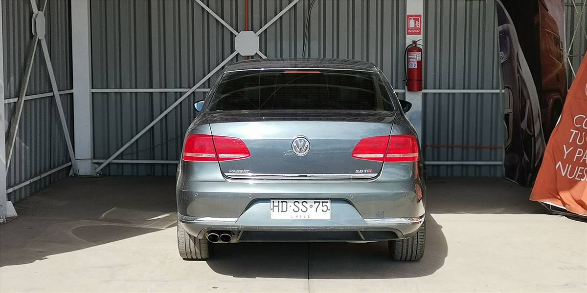 VOLKSWAGEN PASSAT LUXURY 2.0 AUT - Imagen 12