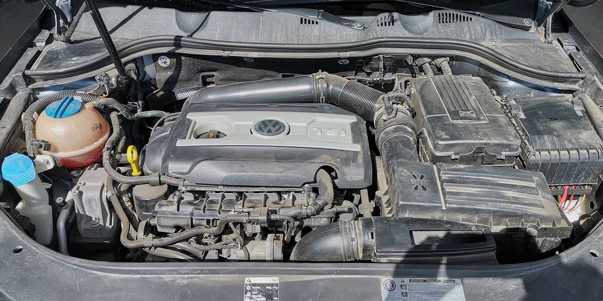 VOLKSWAGEN PASSAT LUXURY 2.0 AUT - Imagen 16