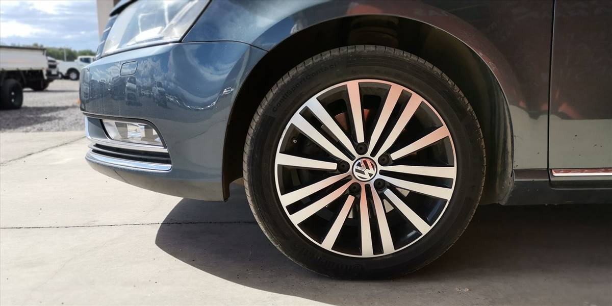 VOLKSWAGEN PASSAT LUXURY 2.0 AUT - Imagen 18