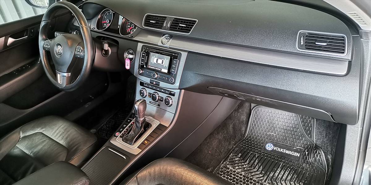 VOLKSWAGEN PASSAT LUXURY 2.0 AUT - Imagen 22