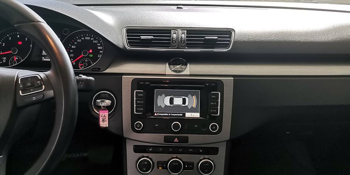 VOLKSWAGEN PASSAT LUXURY 2.0 AUT - Imagen 23