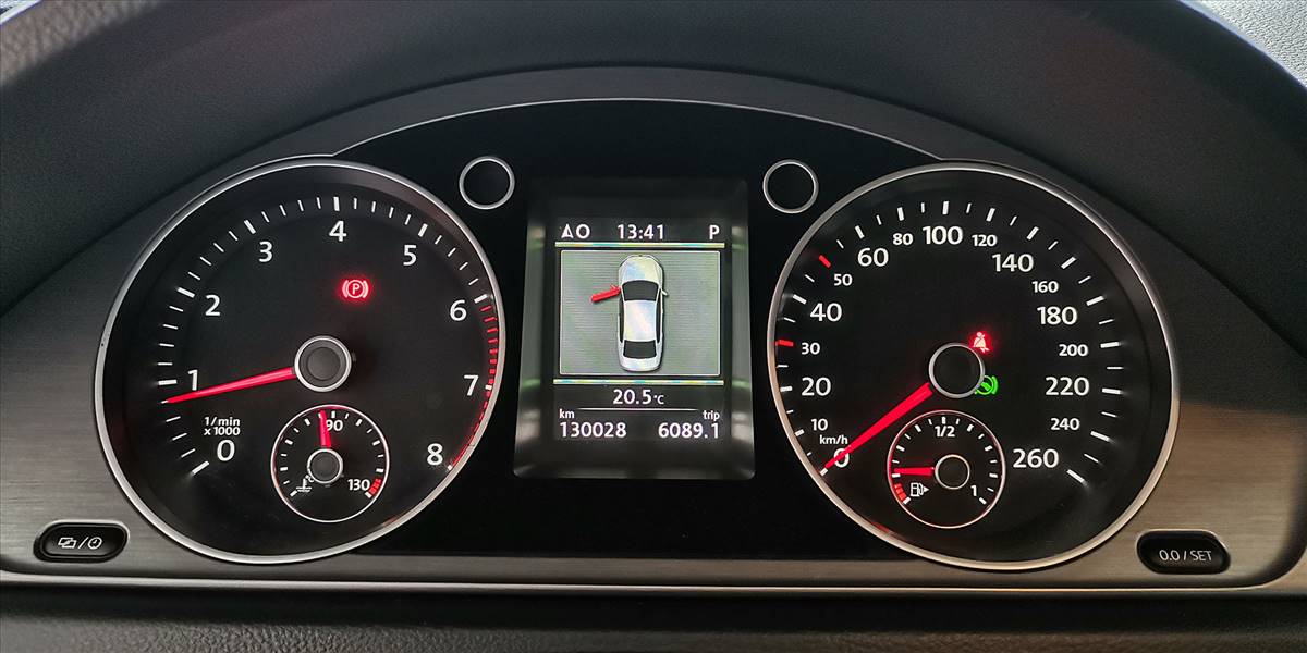VOLKSWAGEN PASSAT LUXURY 2.0 AUT - Imagen 24