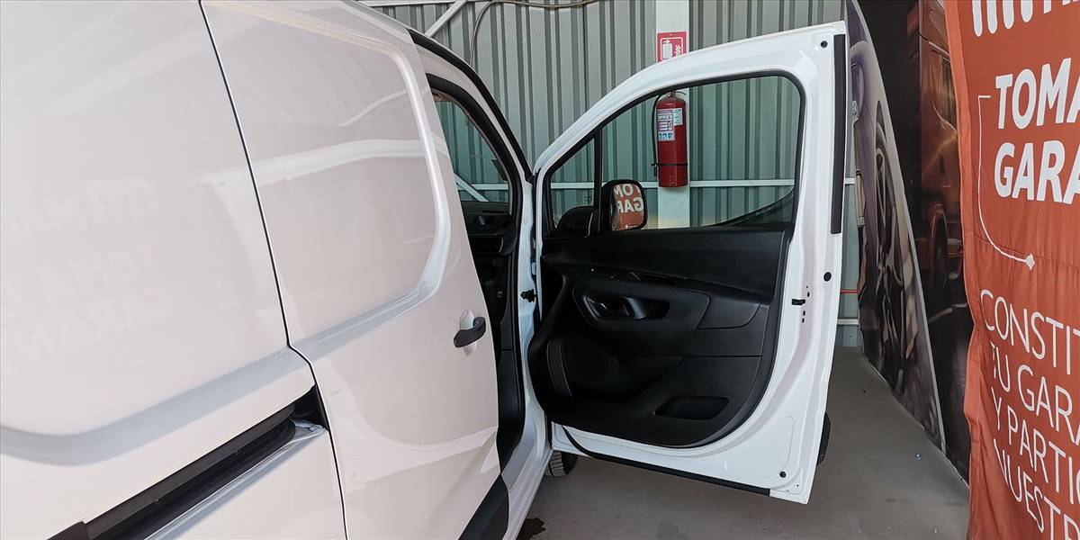 OPEL COMBO 4X2 1.5 - Imagen 23