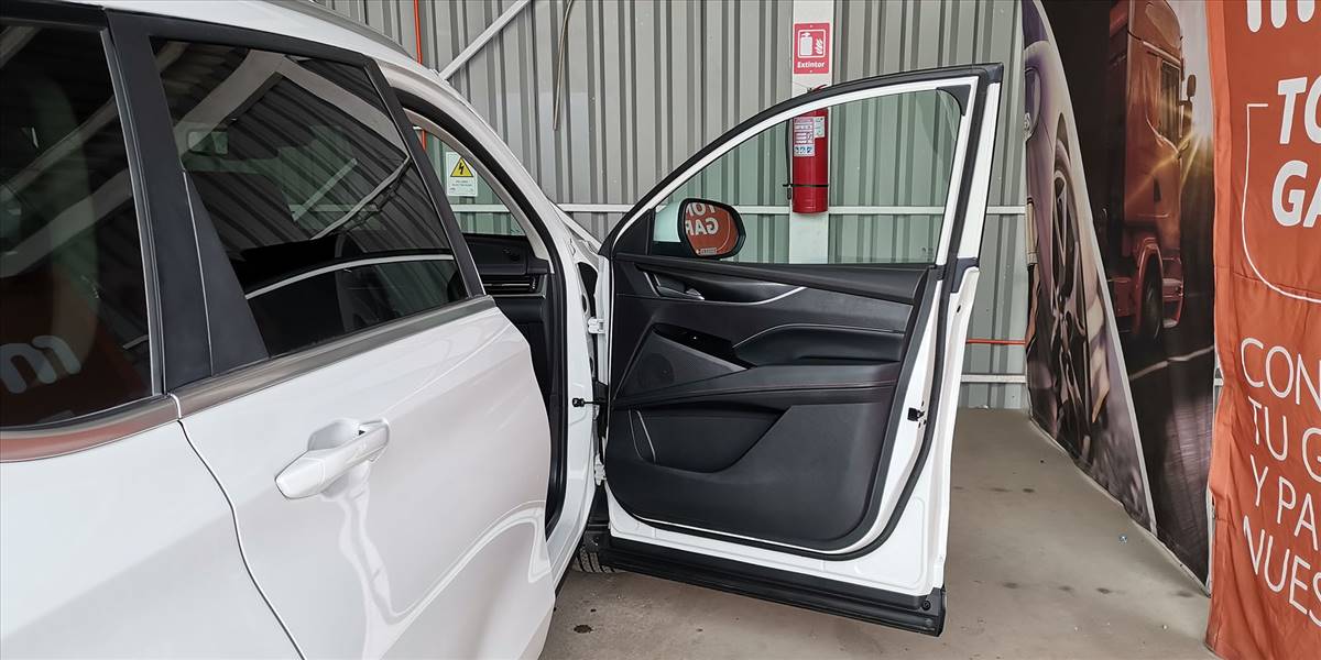 MAXUS EUNIQ 6 4X2 AUT - Imagen 28