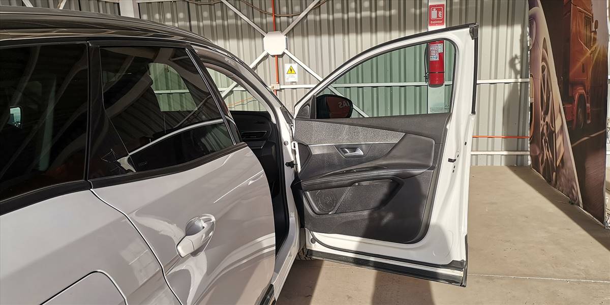 PEUGEOT 3008 ALLURE 1.6 AT - Imagen 82