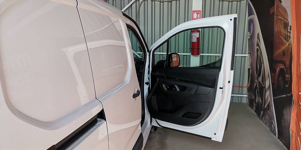 OPEL COMBO 4X2 1.5 - Imagen 23