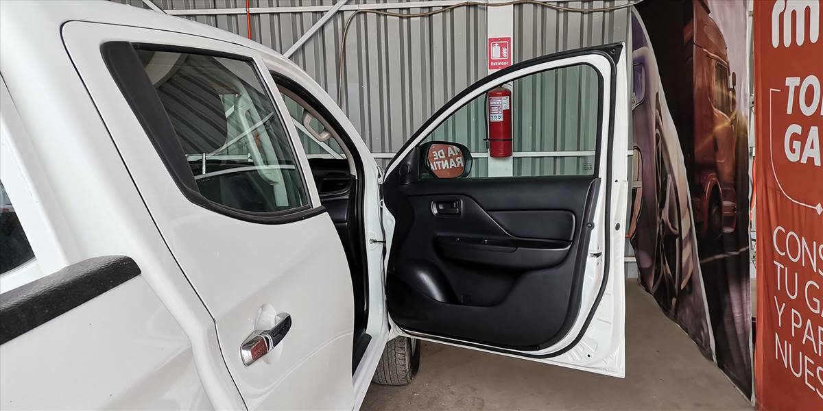 MITSUBISHI L200 KATANA CR 2.4 - Imagen 28