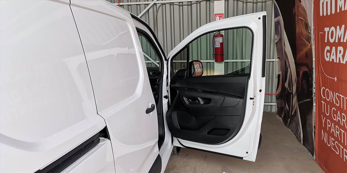 OPEL COMBO 4X2 1.5 - Imagen 25