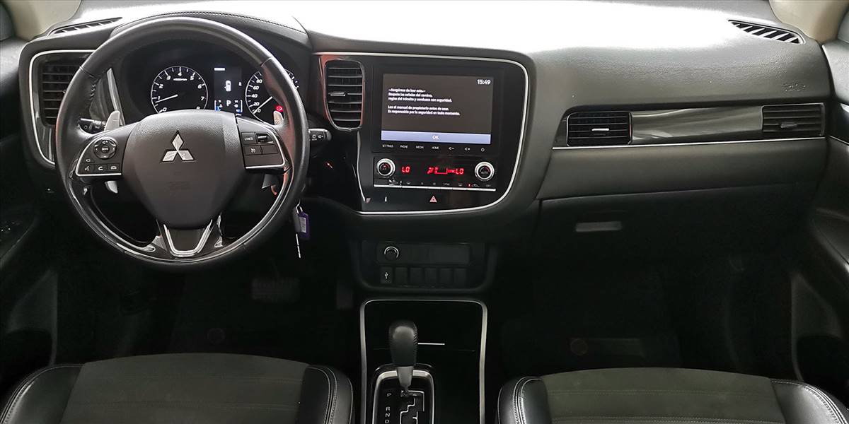 MITSUBISHI OUTLANDER GLX 4X4 2.4 AUT - Imagen 7