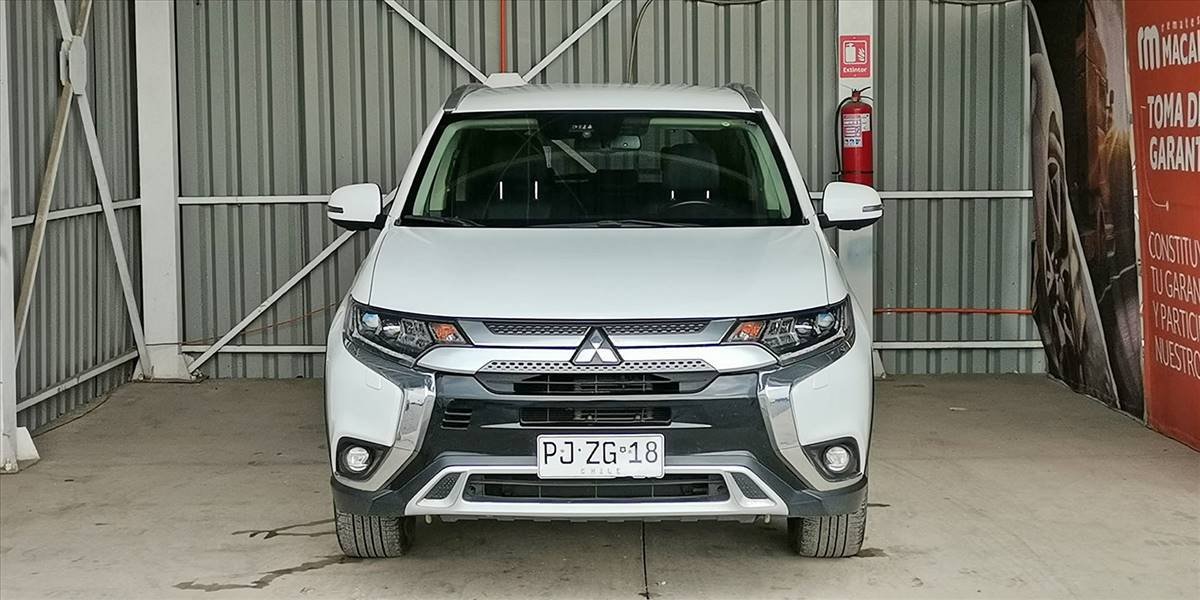 MITSUBISHI OUTLANDER GLX 4X4 2.4 AUT - Imagen 9
