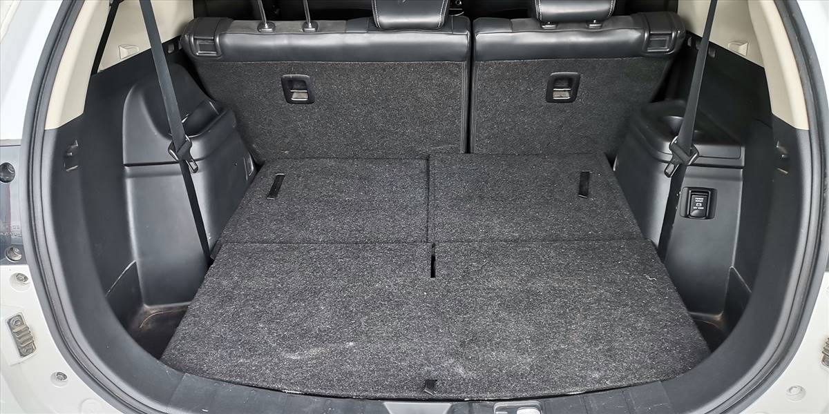 MITSUBISHI OUTLANDER GLX 4X4 2.4 AUT - Imagen 14