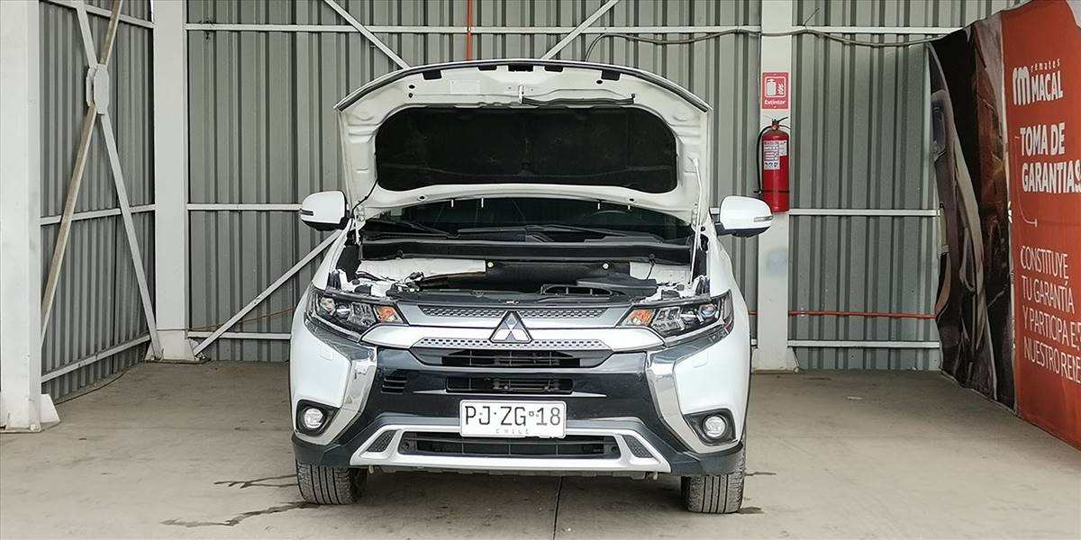 MITSUBISHI OUTLANDER GLX 4X4 2.4 AUT - Imagen 15