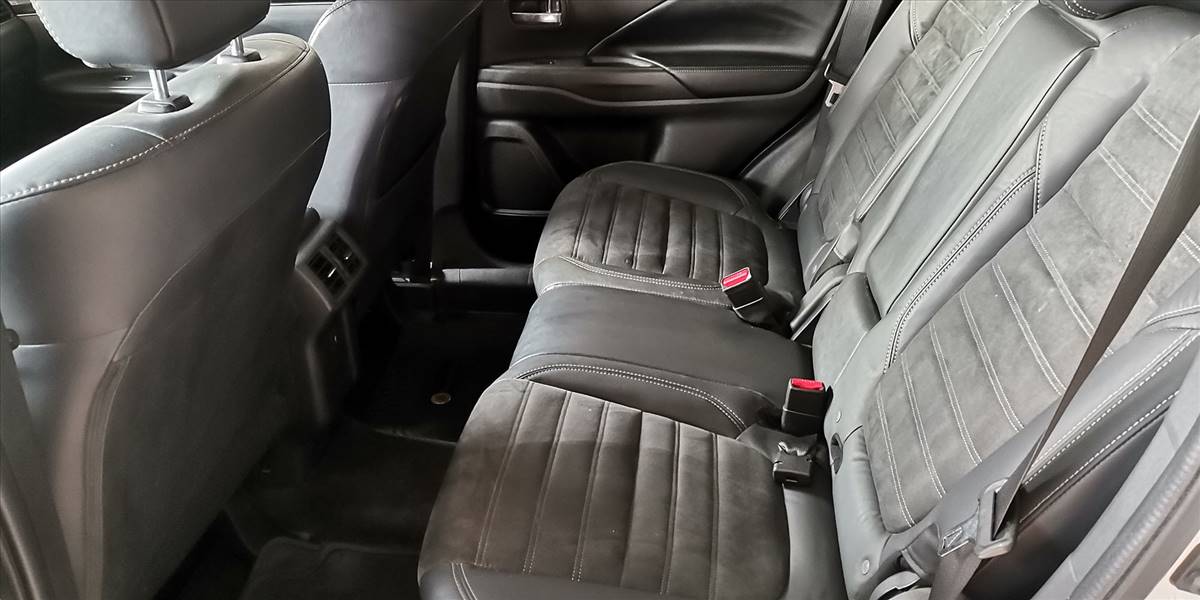 MITSUBISHI OUTLANDER GLX 4X4 2.4 AUT - Imagen 26