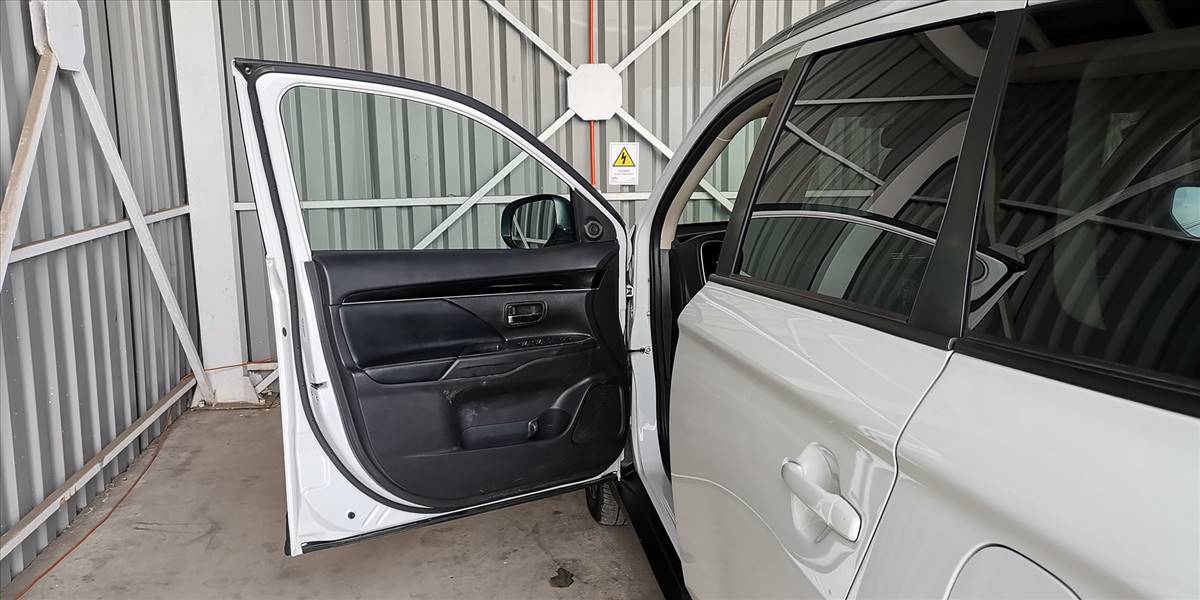 MITSUBISHI OUTLANDER GLX 4X4 2.4 AUT - Imagen 28
