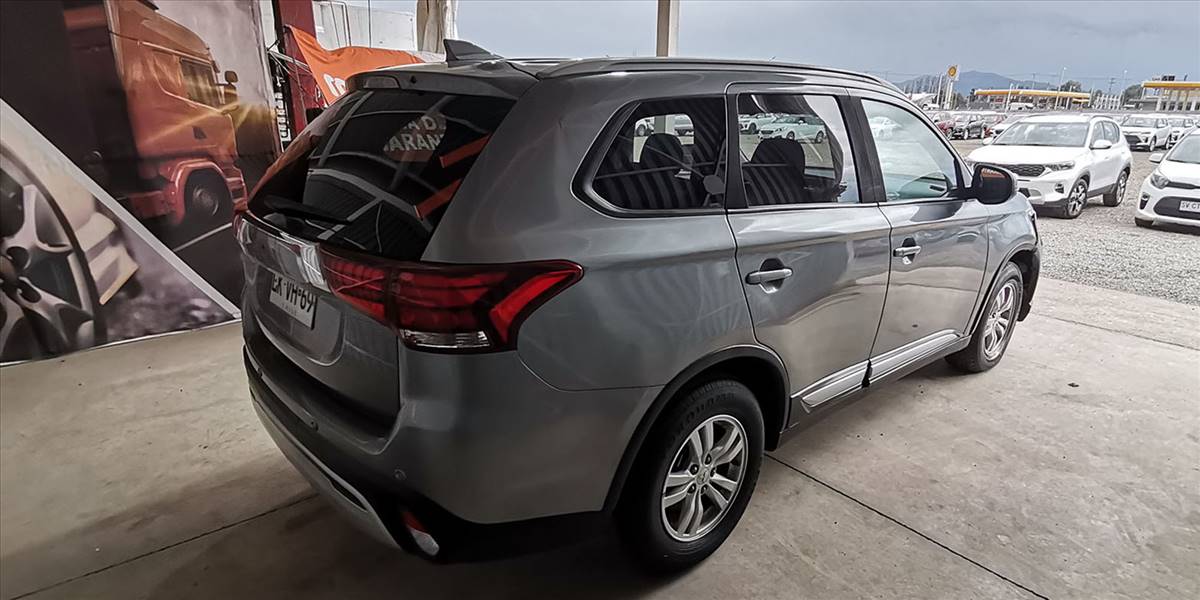 MITSUBISHI OUTLANDER 2.0 AUT - Imagen 22