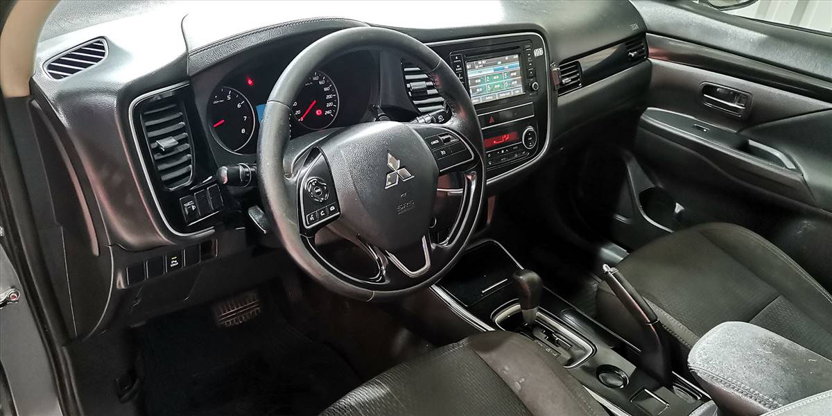 MITSUBISHI OUTLANDER 2.0 AUT - Imagen 42