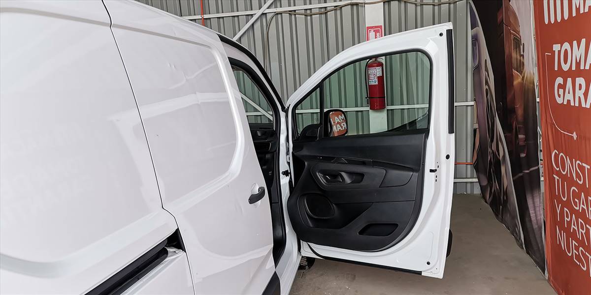 OPEL COMBO 4X2 1.5 - Imagen 25