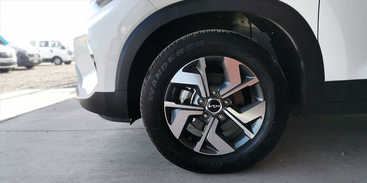 KIA SONET EX IVT 1.5 AUT - Imagen 18