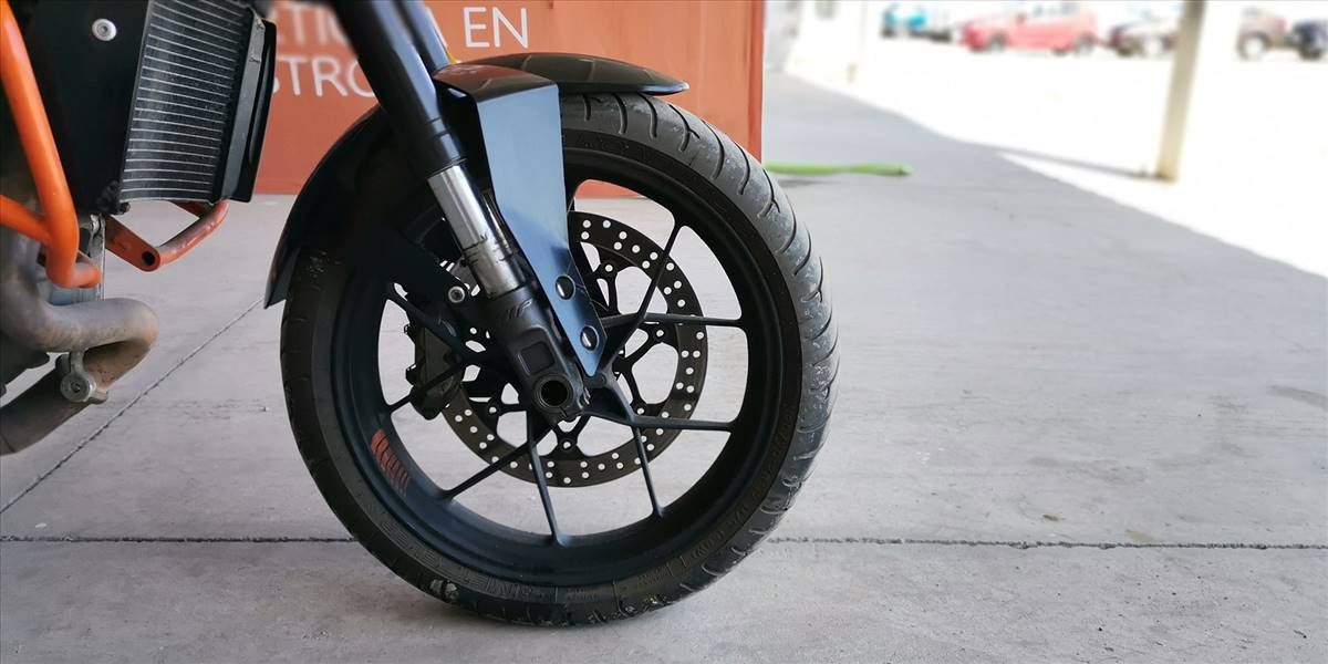 KTM 690 DUKE - Imagen 13